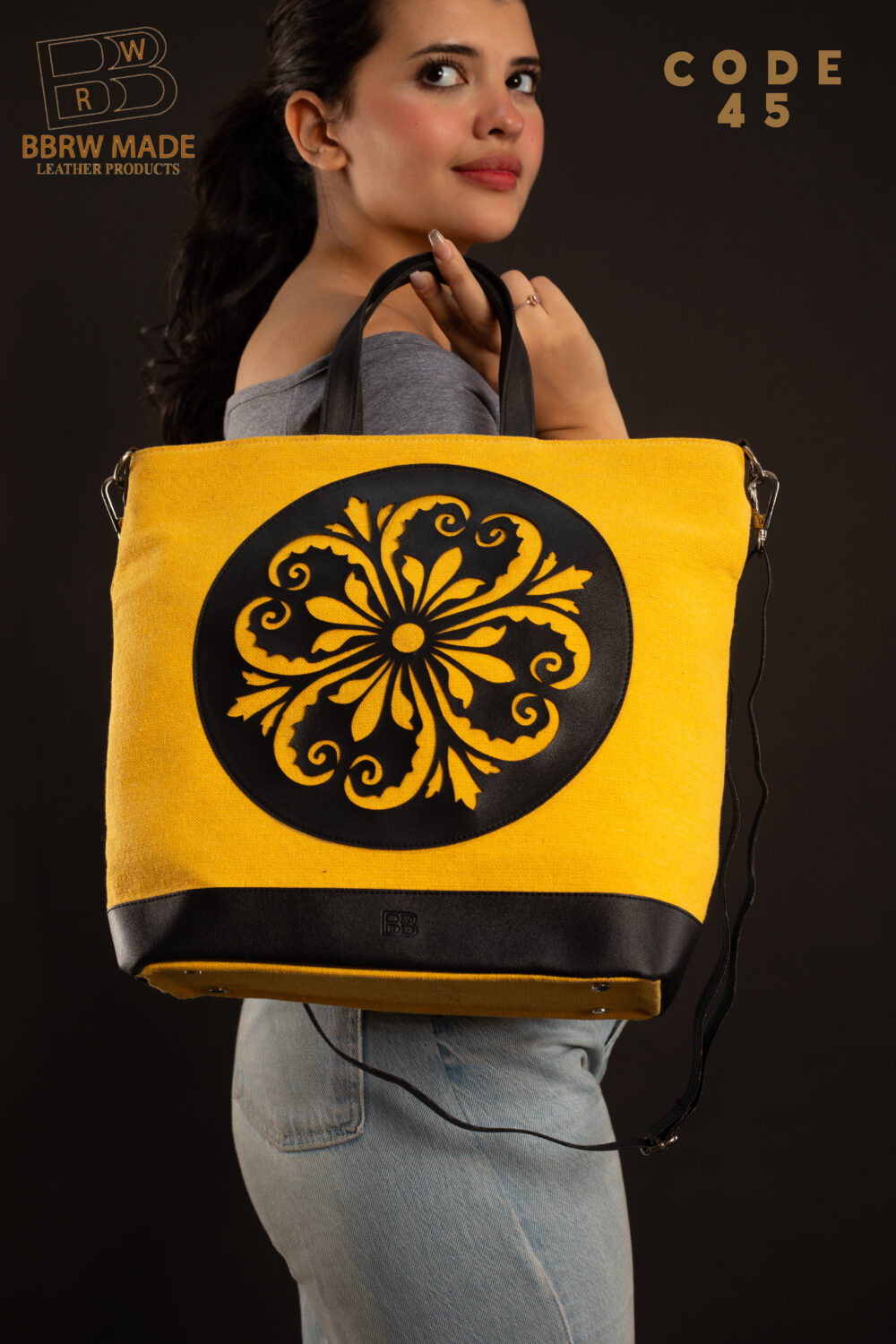 ⁦الشنطة الكيتان علي جلد⁩ - الصورة ⁦17⁩