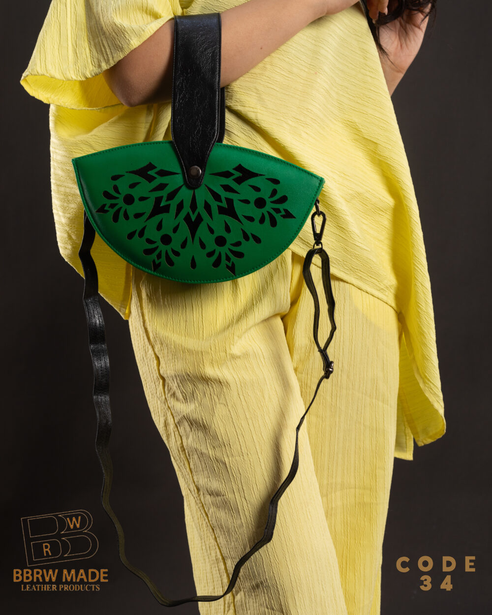 الشنطة الهاف مون - الصورة 22