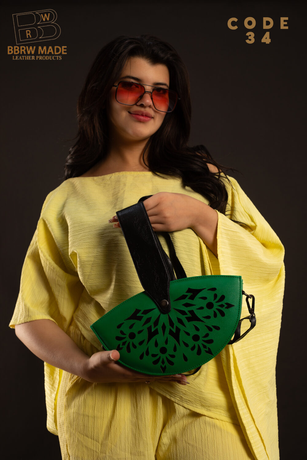 الشنطة الهاف مون - الصورة 24