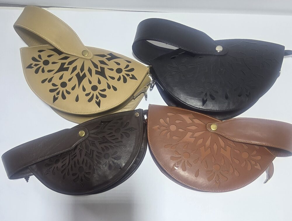 الشنطة الهاف مون - الصورة 2