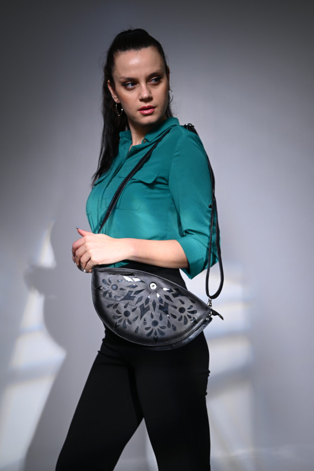 الشنطة الهاف مون - الصورة 16