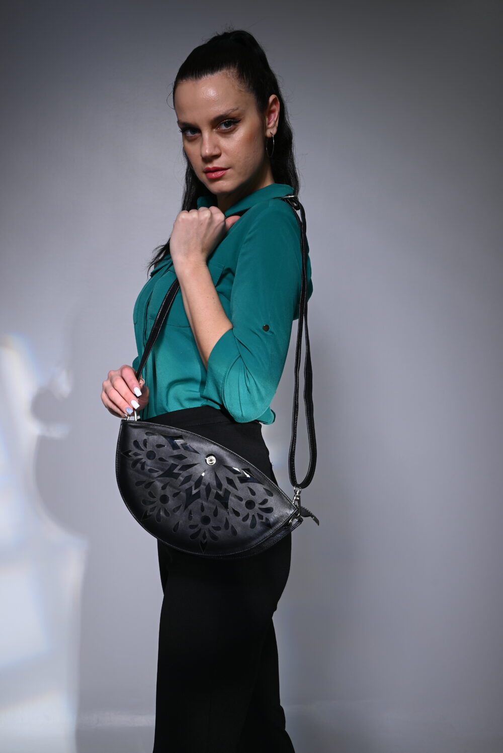 الشنطة الهاف مون - الصورة 17