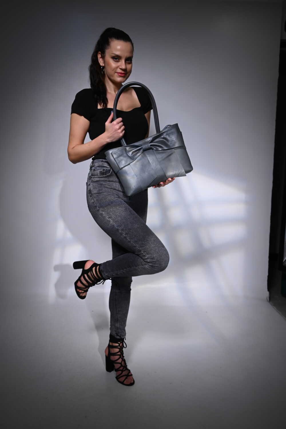 شنطة فيونكه جلد